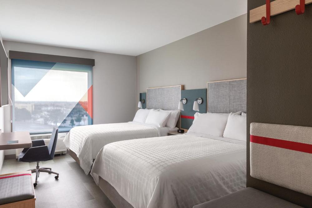 Standard Room with Two Queen Beds interior